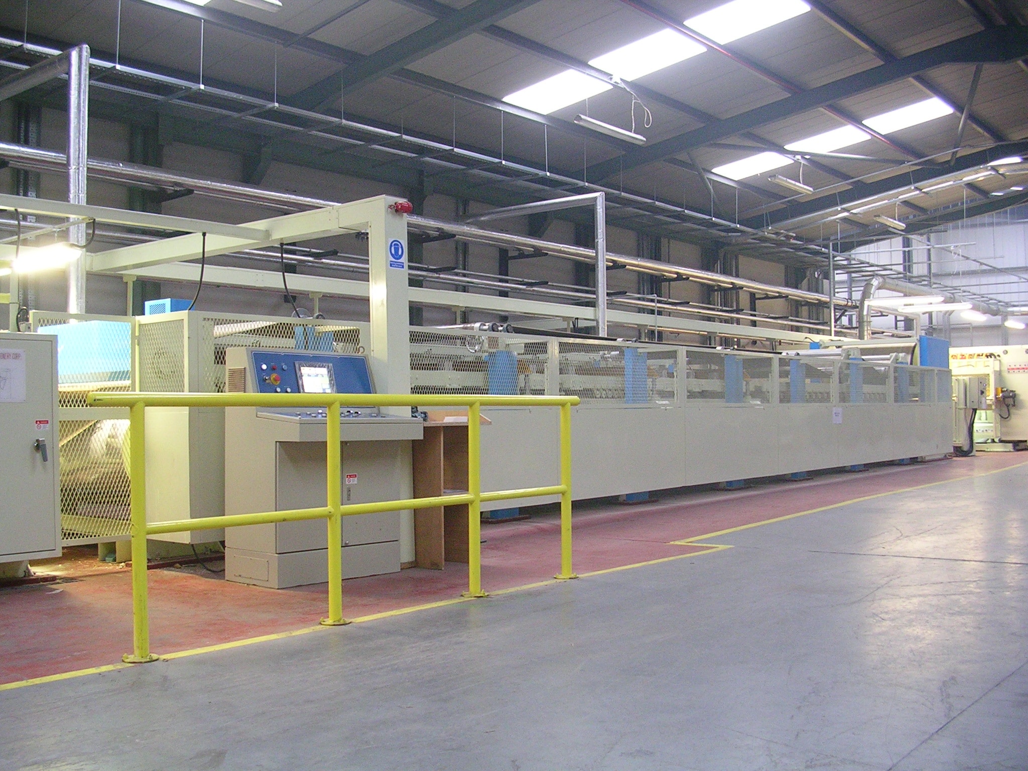 Hot press section on 200 metre per minute paper board Laminator